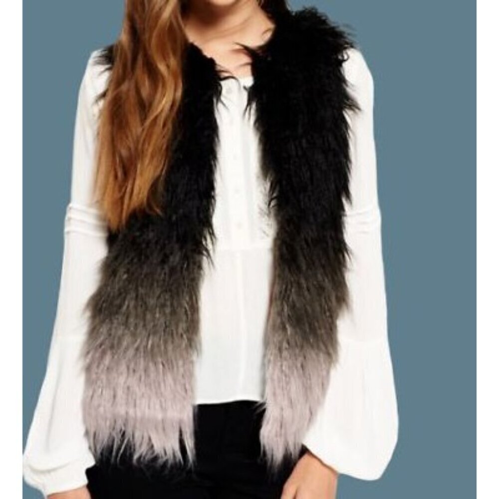 Skies Are Blue Vest Women Small Gray Ombre Faux Fur Open Outdoor Outerwear